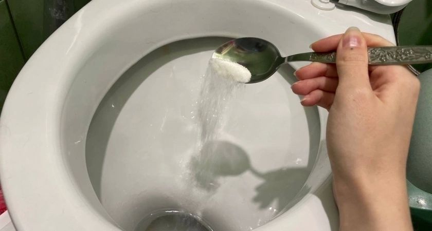 Почему нужно солить воду в унитазе. Запомните на всю жизнь Почему нужно солить воду в унитазе. Запомните на всю жизнь