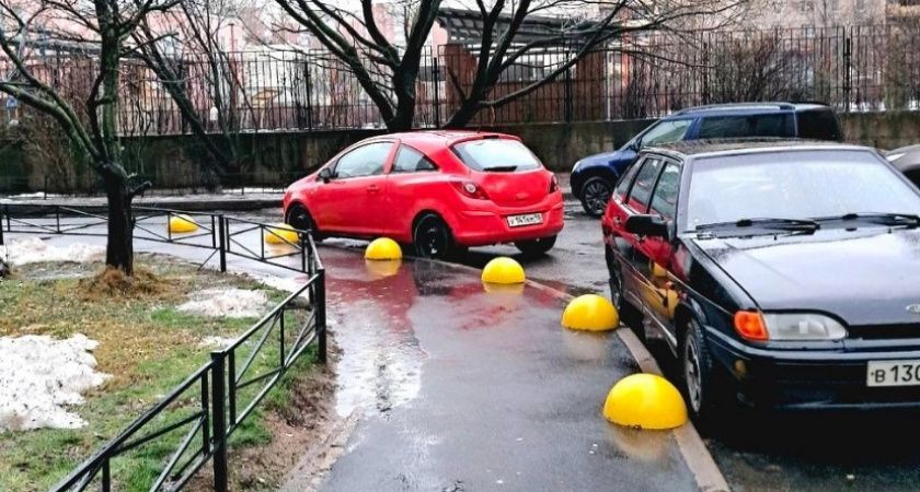 С 13 апреля водителям запрещено открывать капот по требованию ГАИ: сразу штраф