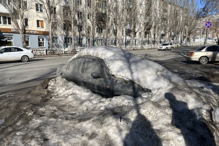 В Екатеринбурге предложили передавать бесхозные машины на нужды СВО