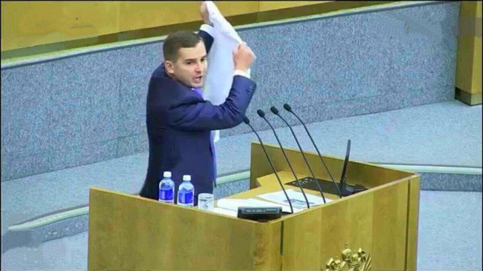 Пенсионеры под давлением долгов: какие удержания предусмотрены законом?