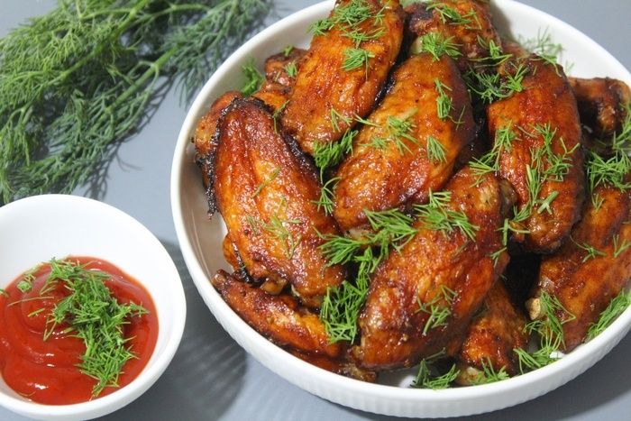 Как приготовить нежные куриные крылышки в духовке