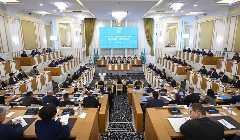 Политическая реформа на конституционном горизонте: что меняет в Казахстане система государственных программ и судов