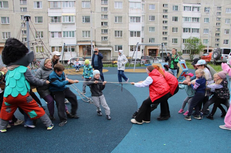 Семейный праздник двора на Октябрьской, 10