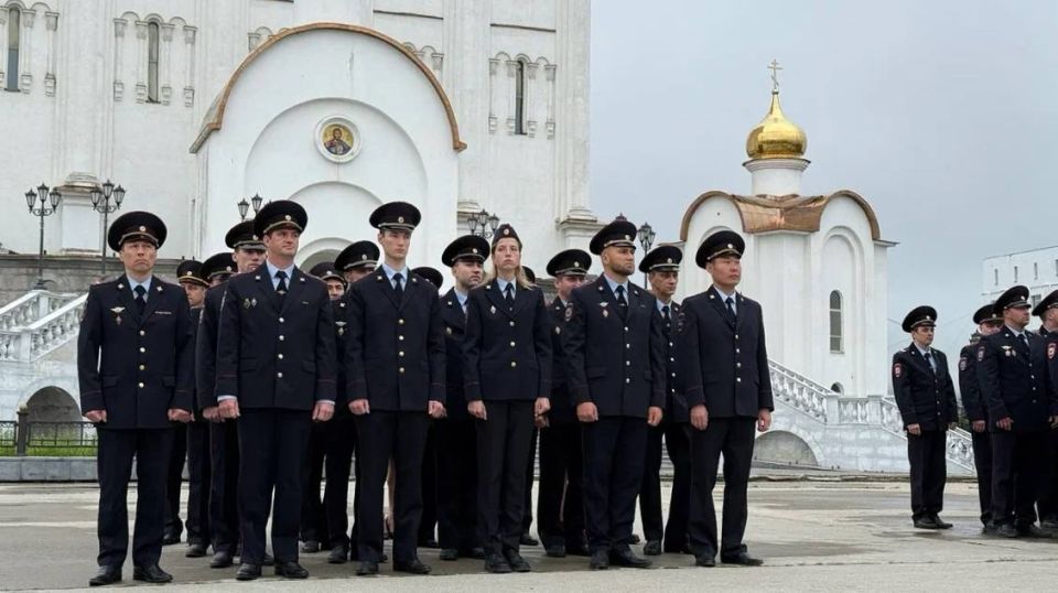 Гарнизонный развод сотрудников органов внутренних дел, посвященный 71-летию УМВД России по Магаданской области