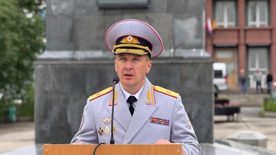 Гарнизонный развод сотрудников органов внутренних дел, посвященный 71-летию УМВД России по Магаданской области