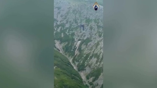 Новости к этому часу:. Спасатели в Хабаровском крае нашли вертолет АПК «Взлёт», пропавший 14 июля между Охотском и Магаданом, он разбился