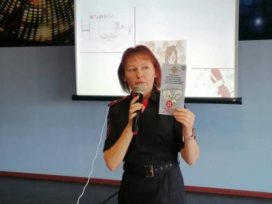В детском лагере «Северный Артек» в рамках программы "Губернаторский лагерь" проходит профильная смена для юных правоведов «Закон и подросток».