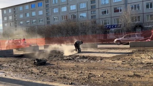 Лариса Поликанова: Вчера сотрудники подрядной организации определили, где находится аварийный участок трубопровода на улице Берзина