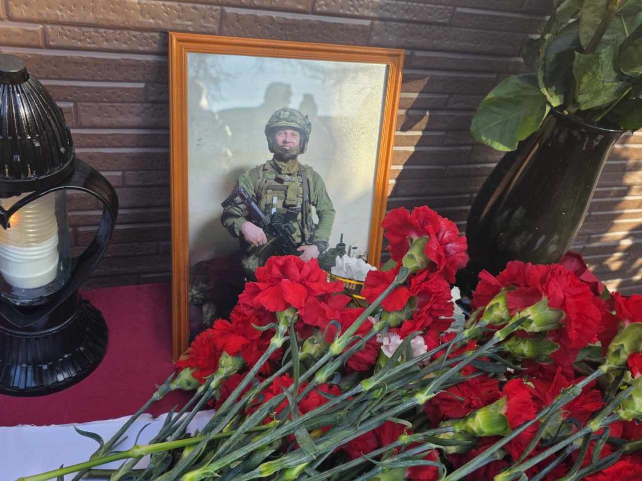 Мемориальную доску, посвященную герою СВО Постникову Алексею Сергеевичу открыли в Магадане Мемориальную доску, посвященную герою СВО Постникову Алексею Сергеевичу открыли в Магадане