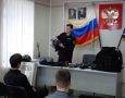 Сотрудники Отделения МВД России «Омсукчанское» в рамках акции «Неделя без турникетов» пригласили в гости учащихся 10 класса средней школы поселка Омсукчан