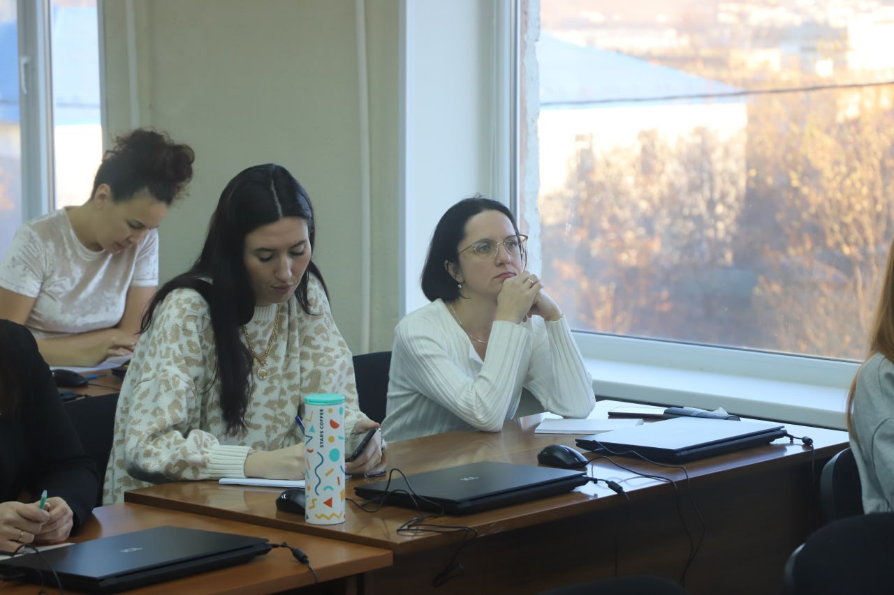 Педагоги гимназии имени Е.М. Примакова повышают квалификацию магаданских учителей