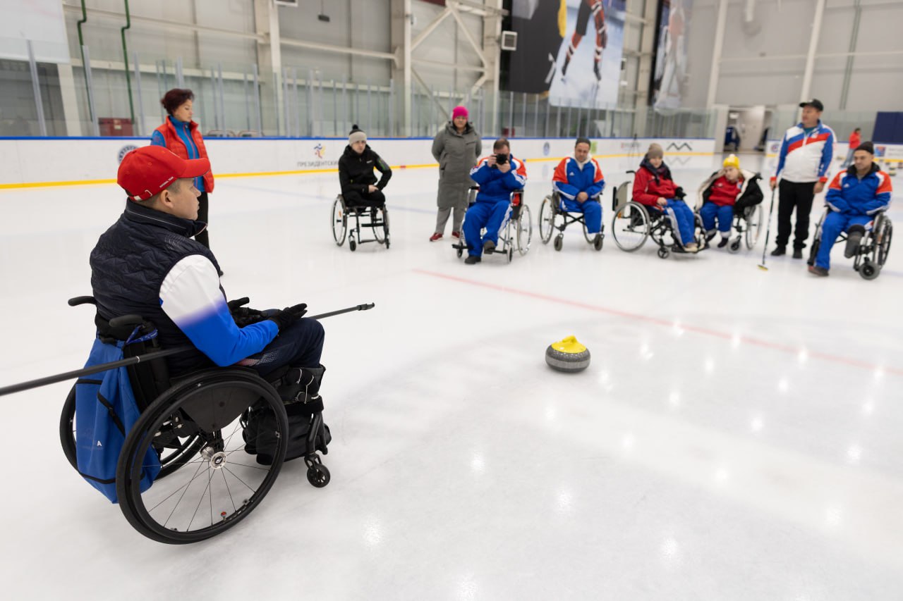 Курсанты кадровой программы «СВОи Герои 49» поучаствовали в тренировке по керлингу накануне соревнований «Сила в спорте» Курсанты кадровой программы «СВОи Герои 49» поучаствовали в тренировке по керлингу накануне соревнований «Сила в спорте»