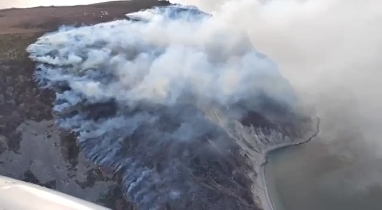 В Магаданской области горит остров Недоразумения
