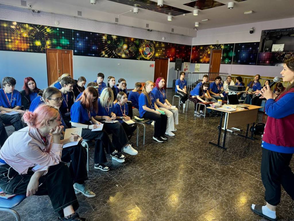 В областном центре на базе «Северного Артека» прошёл семинар-практикум «ШУМ: Школа Умной Молодёжи»