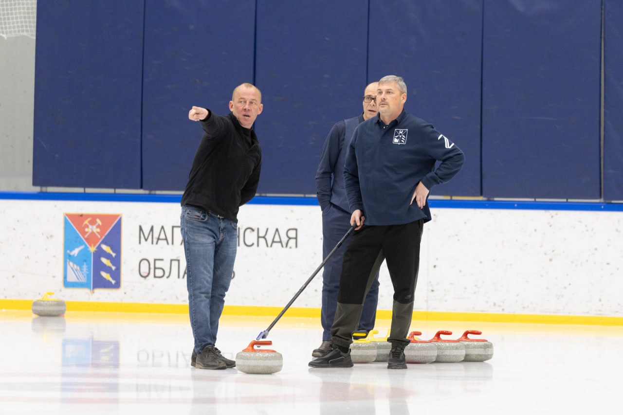 Курсанты кадровой программы «СВОи Герои 49» поучаствовали в тренировке по керлингу накануне соревнований «Сила в спорте»