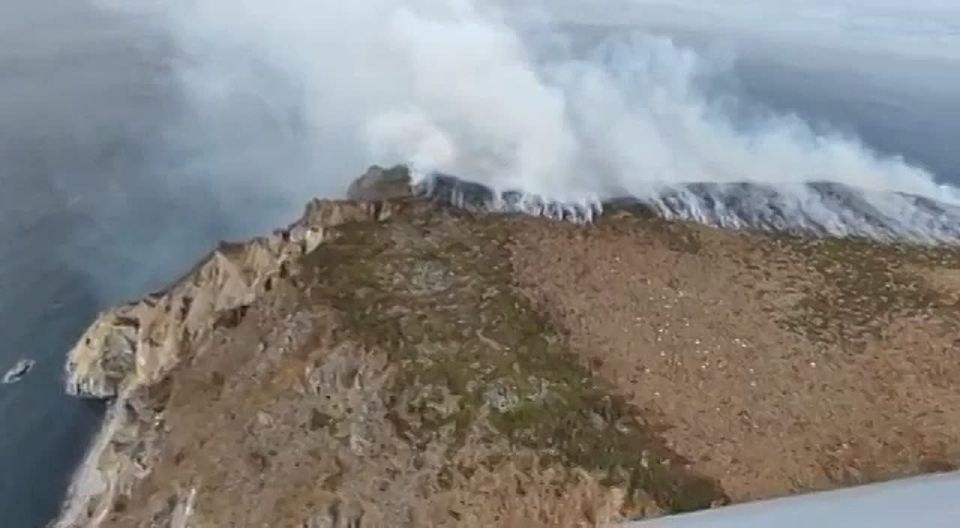 В 20 километрах от Магадана загорелся остров Недоразумения