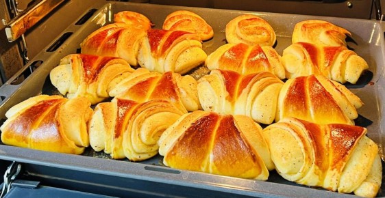 Легкие булочки с корицей: идеальный рецепт для уютного чаепития