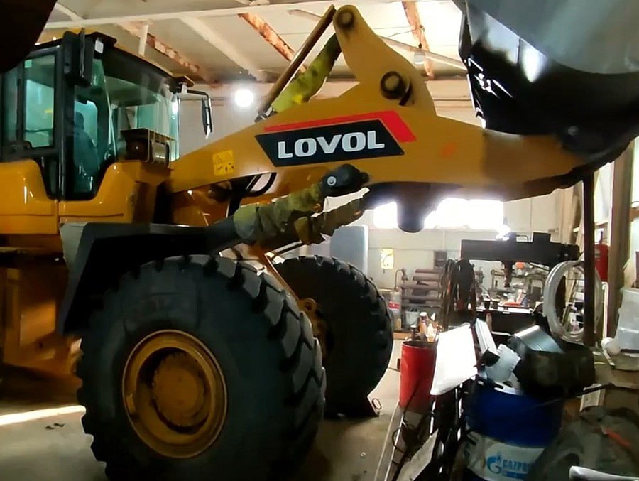 Коммунальную технику обновляют в поселке Омсукчан на Колыме