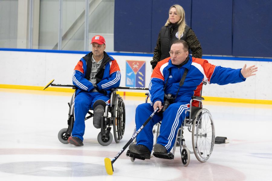 Победителей соревнований по керлингу на колясках определили в Магадане Победителей соревнований по керлингу на колясках определили в Магадане