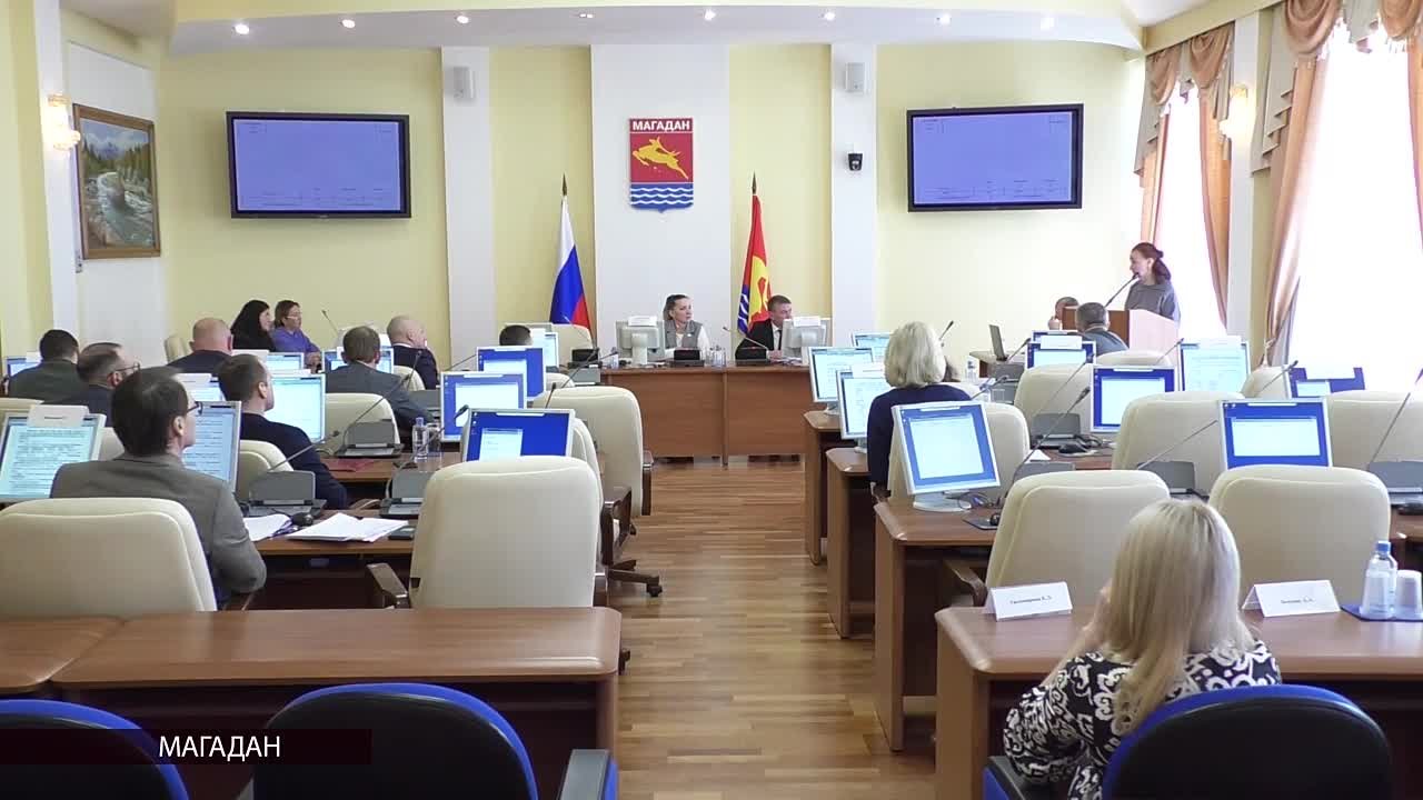 Программы развития общего и дошкольного образования обсудили в Магаданской городской Думе