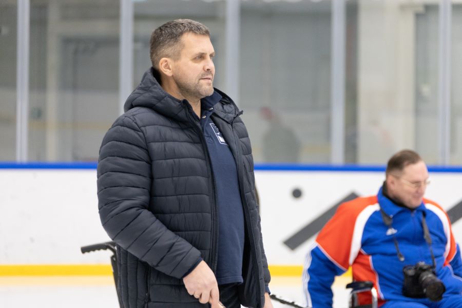 Победителей соревнований по керлингу на колясках и стик-керлингу определили в Магадане Победителей соревнований по керлингу на колясках и стик-керлингу определили в Магадане