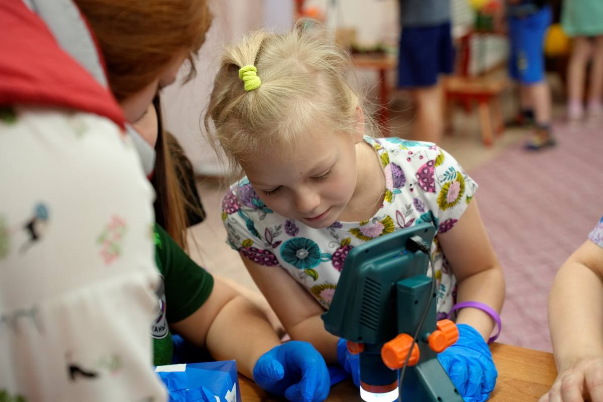 Акция «Полиция и дети» прошла в магаданском детском доме. Вместе с Движением Первых ребята побывали в роли юных натуралистов В Магадане стражи порядка совместно с представителями регионального отделения Движения Первых... Акция «Полиция и дети» прошла в магаданском детском доме. Вместе с Движением Первых ребята побывали в роли юных натуралистов В Магадане стражи порядка совместно с представителями регионального отделения Движения Первых...