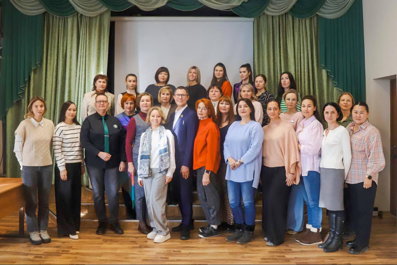 Сергей Носов: Педагоги Магаданской области успешно прошли курс по подготовке школьников ко Всероссийской олимпиаде по английскому языку