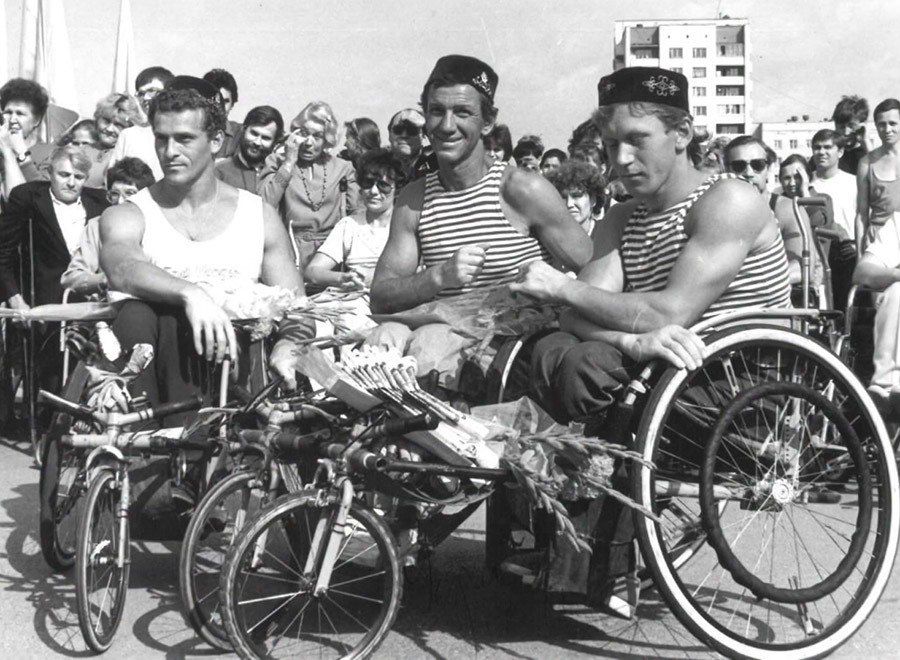 Пробег через всю Россию на инвалидной коляске завершил 33 года назад магаданец Юрий Шаповалов