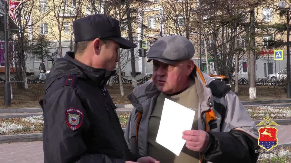 Уважаемые колымчане!. Просим вас поддержать нашего конкурсанта – майора полиции Арсена Мамбетова на федеральном этапе Всероссийского конкурса «Народный участковый» и отдать свои голоса лучшему участковому Колымы до 10 ноября...