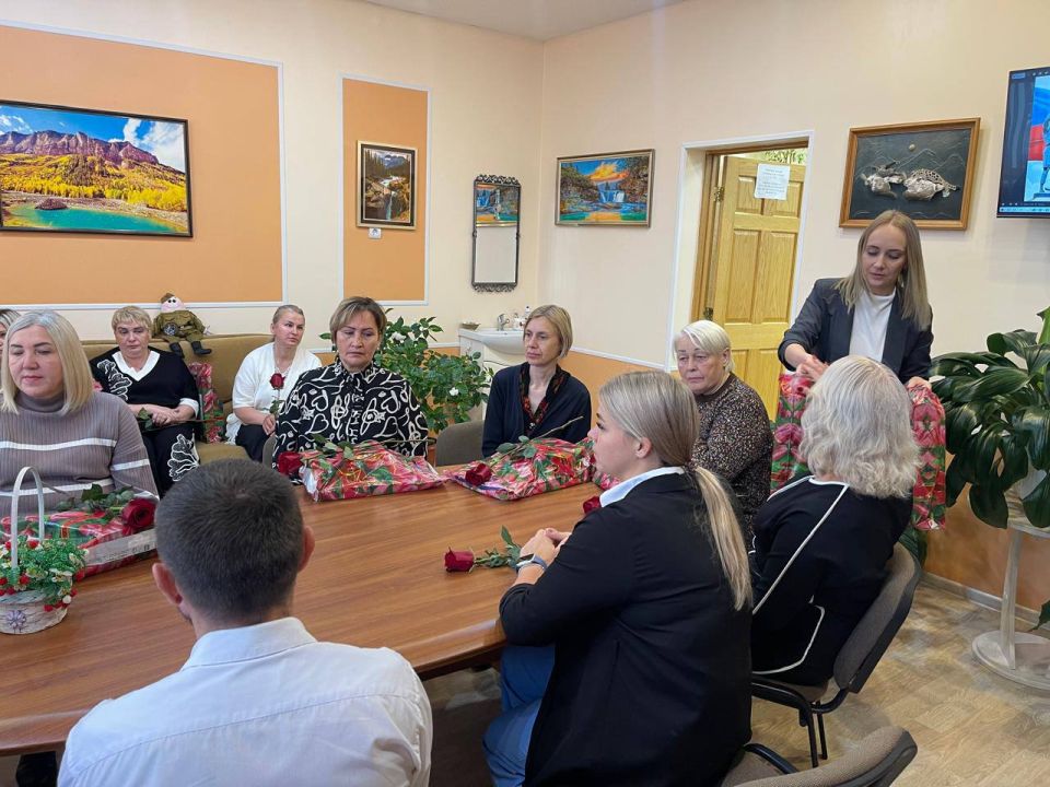 В Магадане прошла встреча с семьями участников СВО, приуроченная ко Дню народного единства В Магадане прошла встреча с семьями участников СВО, приуроченная ко Дню народного единства