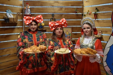 Традиции русской кухни напомнили в поселке Палатка на Колыме