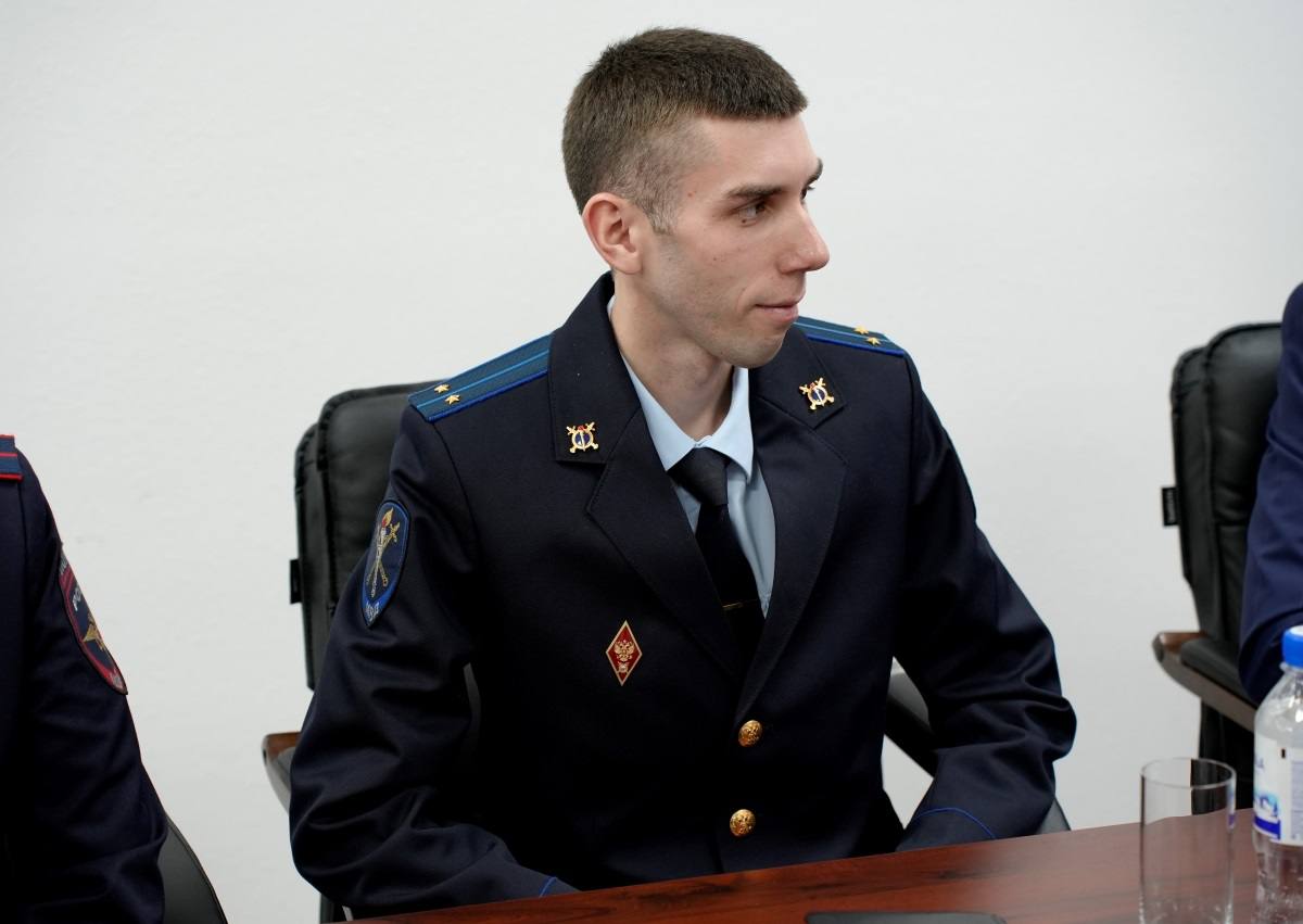 Преумножая лучшие традиции ведомства: в УМВД России по Магаданской области состоялась встреча трех поколений сотрудников органов внутренних дел Преумножая лучшие традиции ведомства: в УМВД России по Магаданской области состоялась встреча трех поколений сотрудников органов внутренних дел