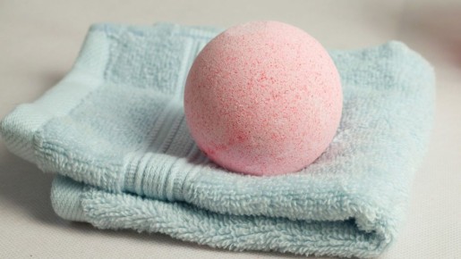 На кухонных полотенцах не останется жирных пятен: для стирки нужна вода с одной добавкой