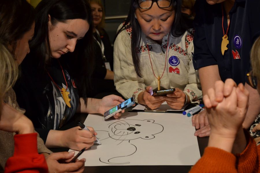 В игровых экскурсиях и интеллектуальных играх в «Ночь искусств» поучаствовали Магаданцы В игровых экскурсиях и интеллектуальных играх в «Ночь искусств» поучаствовали Магаданцы