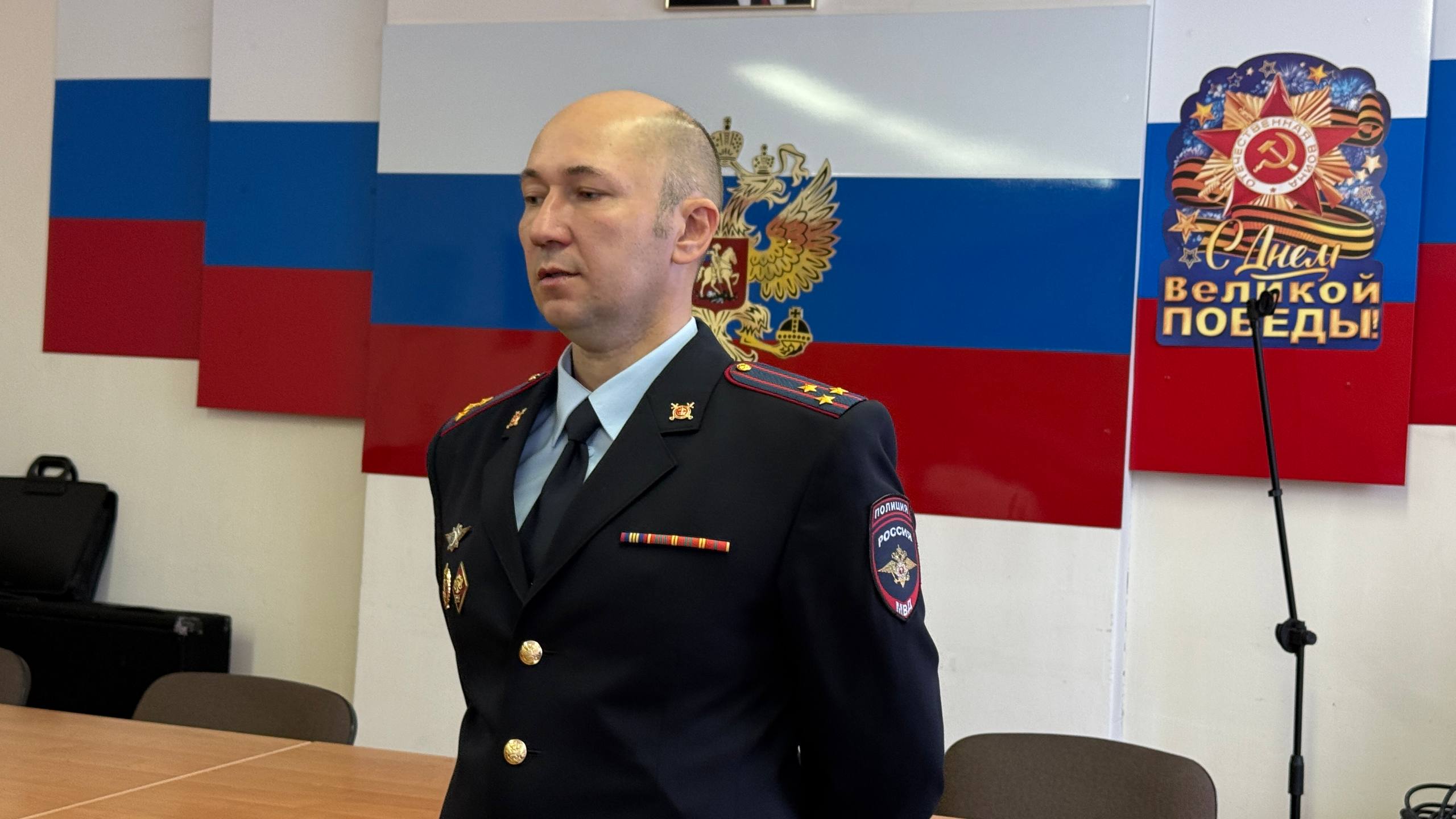 О том, как поступить в ведомственные вузы системы МВД России, ребят проинформировала специалист отдела профессиональной подготовки УРЛС УМВД Светлана Шорохова О том, как поступить в ведомственные вузы системы МВД России, ребят проинформировала специалист отдела профессиональной подготовки УРЛС УМВД Светлана Шорохова