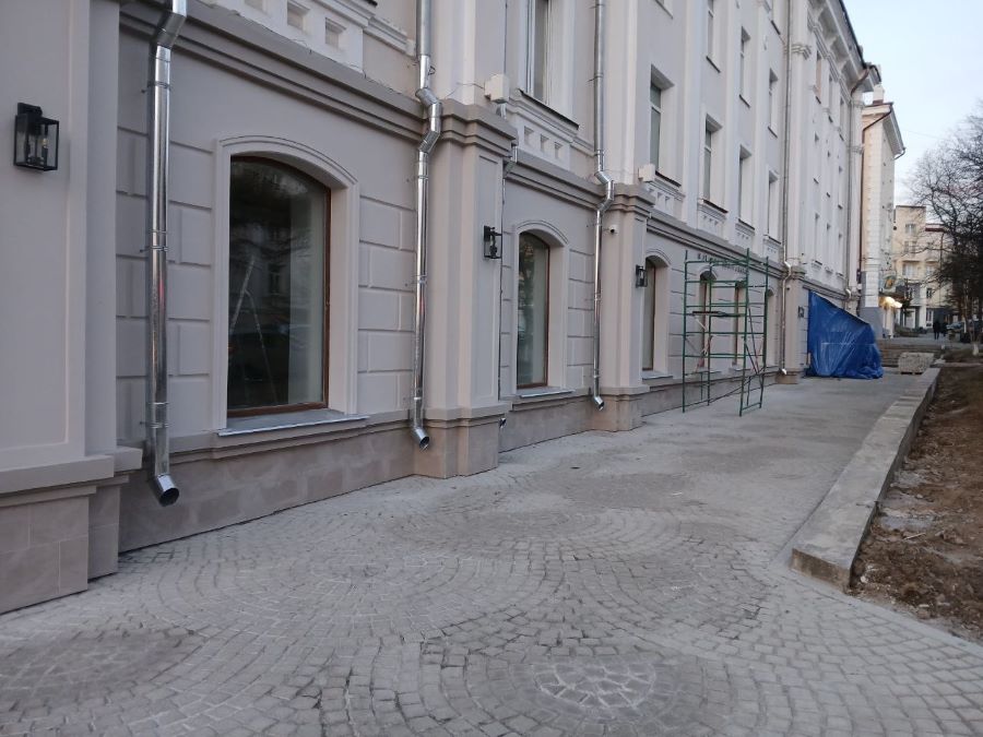 Старейший гастроном в центре города после капитального ремонта удивит магаданцев Старейший гастроном в центре города после капитального ремонта удивит магаданцев