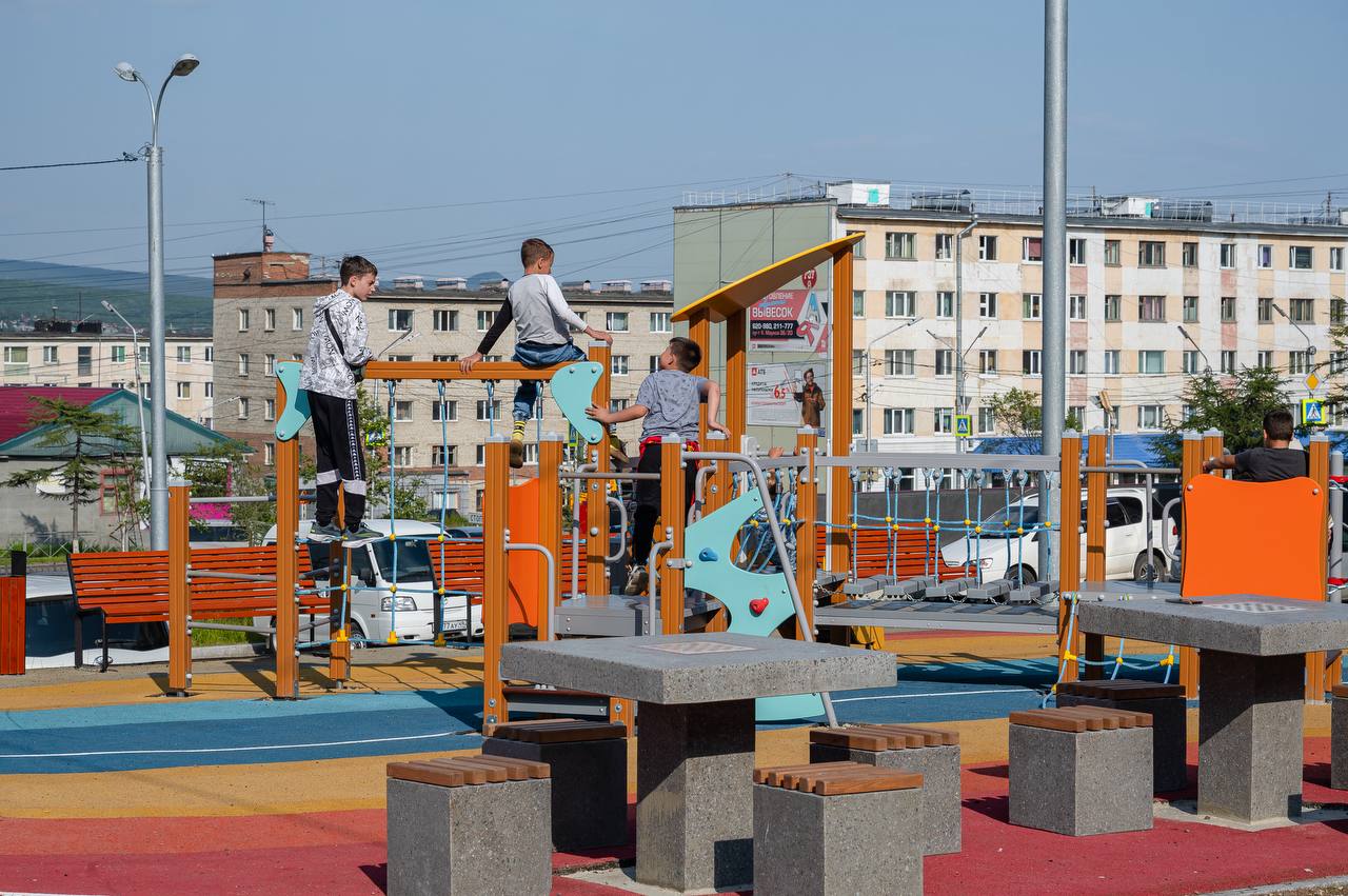 Лариса Поликанова: Дорогие магаданцы! Вы замечали, как много у нас мест, которые могли бы стать уютнее? Хотите новую детскую площадку, сквер с лавочками, спортивную зону или культурный проект? Расскажите нам — и давайте... Лариса Поликанова: Дорогие магаданцы! Вы замечали, как много у нас мест, которые могли бы стать уютнее? Хотите новую детскую площадку, сквер с лавочками, спортивную зону или культурный проект? Расскажите нам — и давайте...