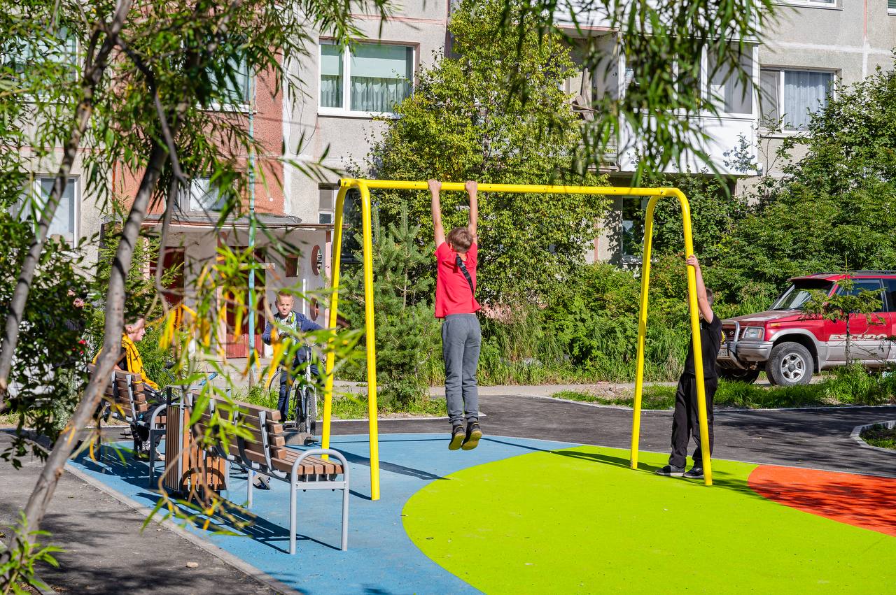 Дорогие магаданцы!. Вы замечали, как много у нас мест, которые могли бы стать уютнее? Хотите новую детскую площадку, сквер с лавочками, спортивную зону или культурный проект? Расскажите нам — и давайте делать город лучше... Дорогие магаданцы!. Вы замечали, как много у нас мест, которые могли бы стать уютнее? Хотите новую детскую площадку, сквер с лавочками, спортивную зону или культурный проект? Расскажите нам — и давайте делать город лучше...