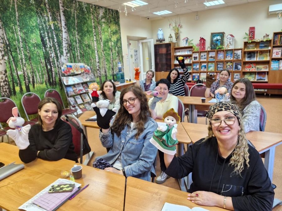 Библиотекари Колымы повысили квалификацию в рамках программы «Детская библиотека как проект» Библиотекари Колымы повысили квалификацию в рамках программы «Детская библиотека как проект»