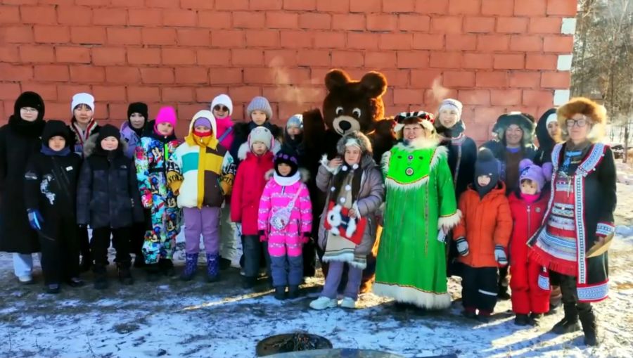 Медведей проводили в спячку по традициям коренных северян в Омсукчане Медведей проводили в спячку по традициям коренных северян в Омсукчане