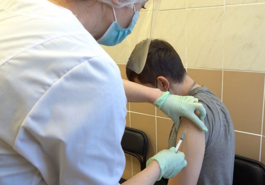 Вакцинация детей от гриппа завершается в Магаданской области