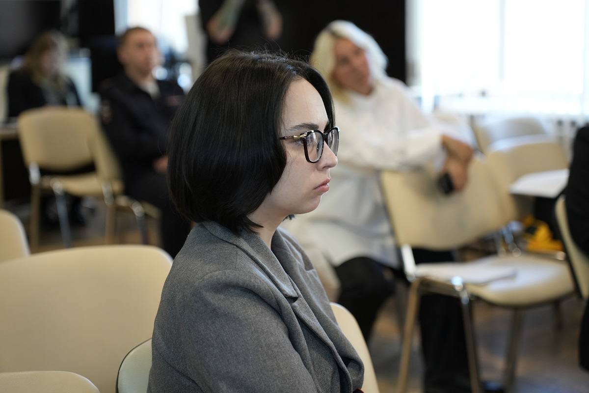 В ходе пресс-конференции начальник УМВД также подробно рассказал о декриминализации ведущих бюджетообразующих отраслей: рыбо- и золотодобычи и привел ряд резонансных примеров В ходе пресс-конференции начальник УМВД также подробно рассказал о декриминализации ведущих бюджетообразующих отраслей: рыбо- и золотодобычи и привел ряд резонансных примеров