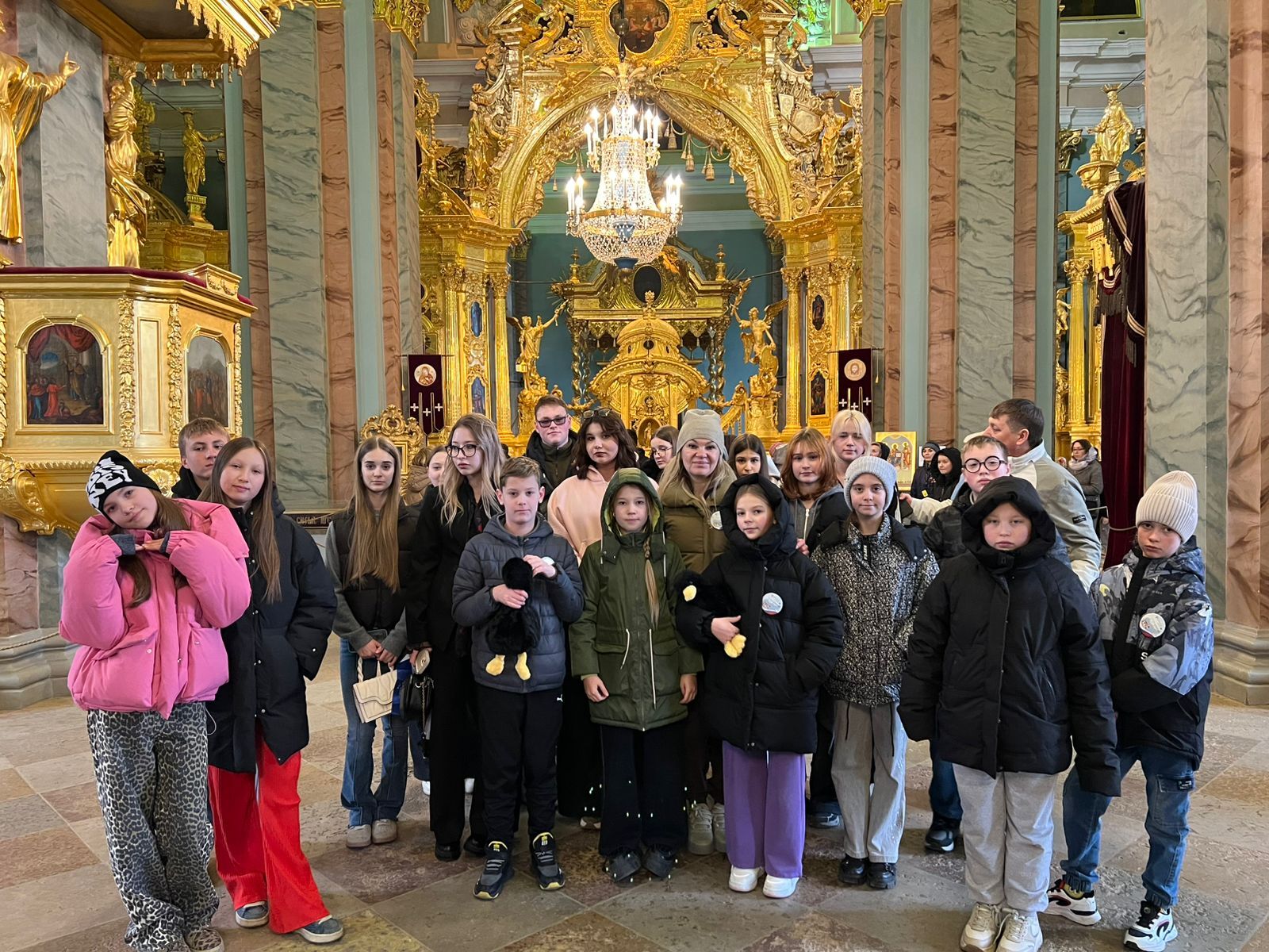 27 школьников из поселков Ягодное и Палатка, города Магадана побывали в Санкт-Петербурге по культурно-просветительской программе «Моя Россия – град Петров» 27 школьников из поселков Ягодное и Палатка, города Магадана побывали в Санкт-Петербурге по культурно-просветительской программе «Моя Россия – град Петров»