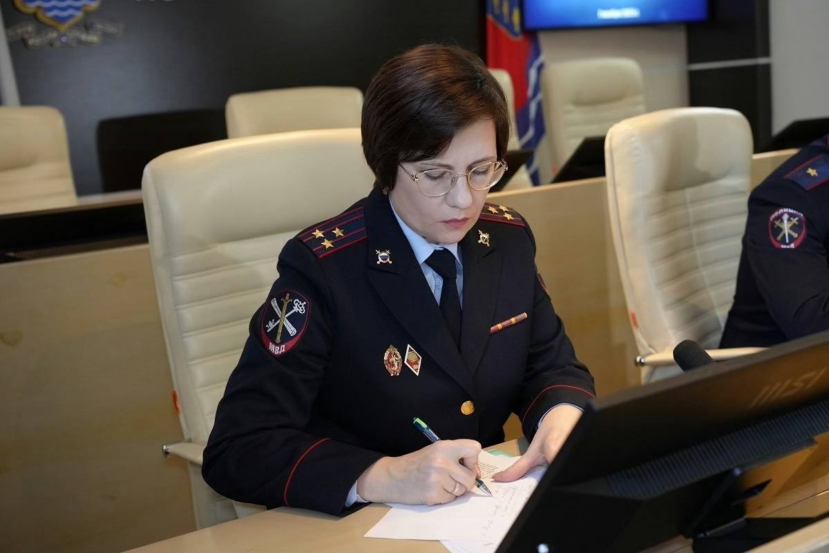 В ходе пресс-конференции начальник УМВД также подробно рассказал о декриминализации ведущих бюджетообразующих отраслей: рыбо- и золотодобычи и привел ряд резонансных примеров В ходе пресс-конференции начальник УМВД также подробно рассказал о декриминализации ведущих бюджетообразующих отраслей: рыбо- и золотодобычи и привел ряд резонансных примеров