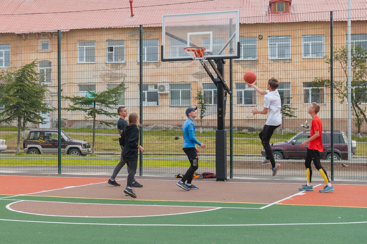 Лариса Поликанова: Дорогие магаданцы! Вы замечали, как много у нас мест, которые могли бы стать уютнее? Хотите новую детскую площадку, сквер с лавочками, спортивную зону или культурный проект? Расскажите нам — и давайте... Лариса Поликанова: Дорогие магаданцы! Вы замечали, как много у нас мест, которые могли бы стать уютнее? Хотите новую детскую площадку, сквер с лавочками, спортивную зону или культурный проект? Расскажите нам — и давайте...