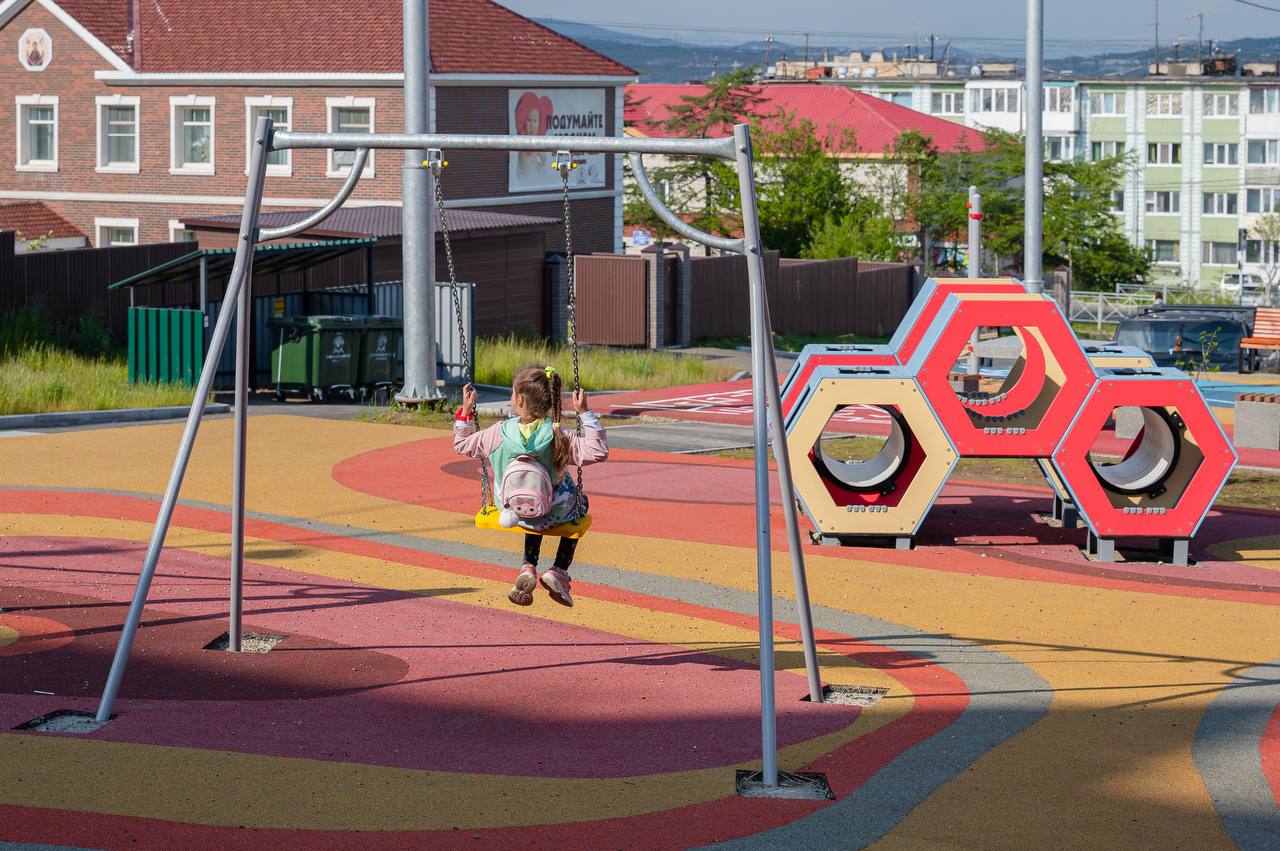 Лариса Поликанова: Дорогие магаданцы! Вы замечали, как много у нас мест, которые могли бы стать уютнее? Хотите новую детскую площадку, сквер с лавочками, спортивную зону или культурный проект? Расскажите нам — и давайте...