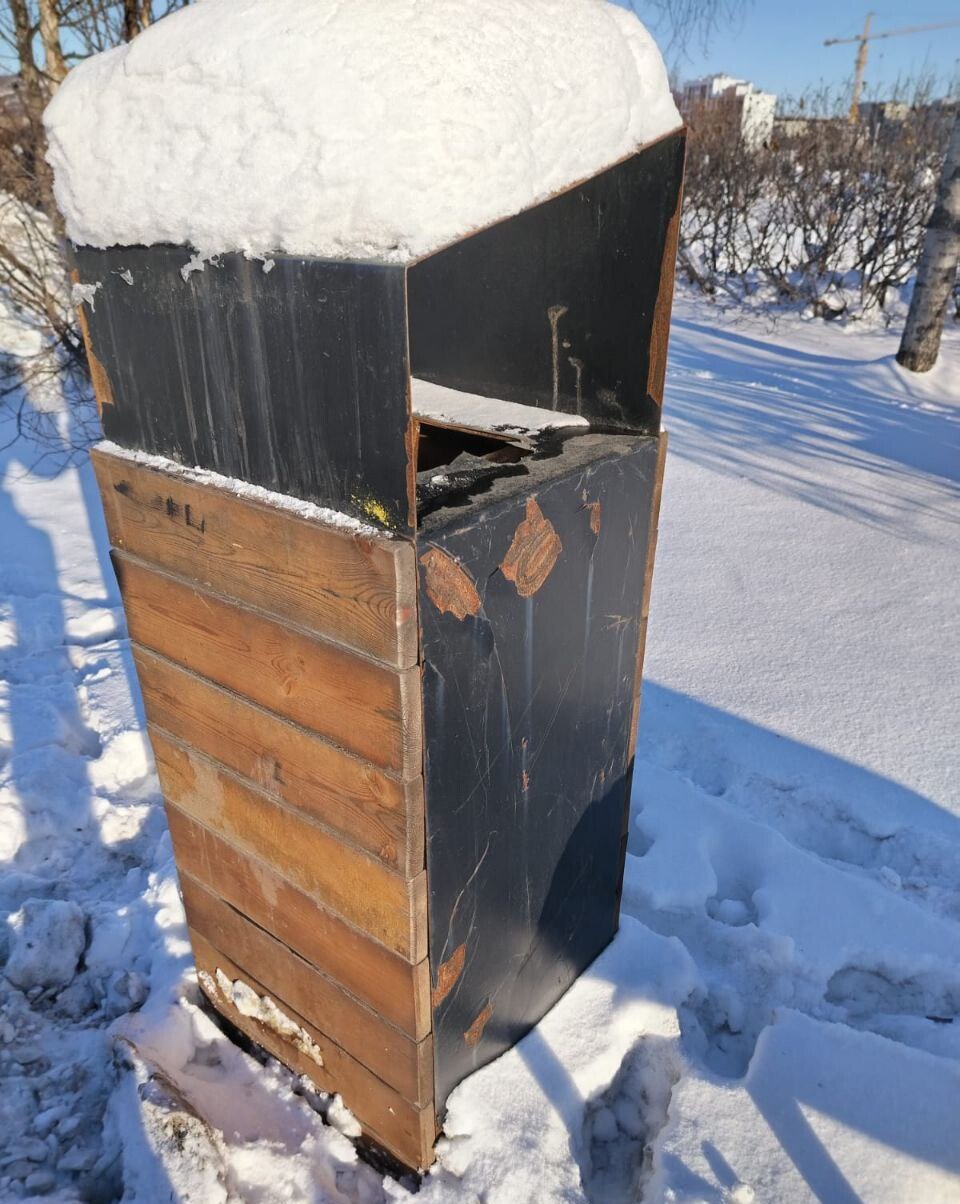 Внимание, горожане!. На велодорожке на улице Набережной реки Магаданки (от моста у Соборного кольца) демонтировано шесть урн Внимание, горожане!. На велодорожке на улице Набережной реки Магаданки (от моста у Соборного кольца) демонтировано шесть урн