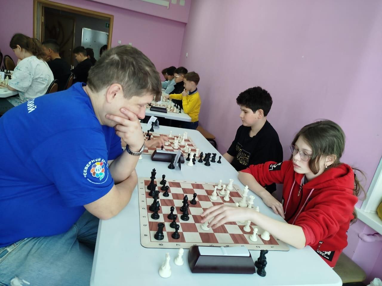 Шахматы на «Территории роста»: учились у гроссмейстра Шахматы на «Территории роста»: учились у гроссмейстра