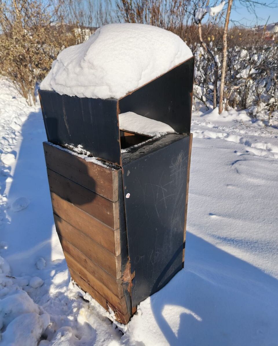 Внимание, горожане!. На велодорожке на улице Набережной реки Магаданки (от моста у Соборного кольца) демонтировано шесть урн Внимание, горожане!. На велодорожке на улице Набережной реки Магаданки (от моста у Соборного кольца) демонтировано шесть урн