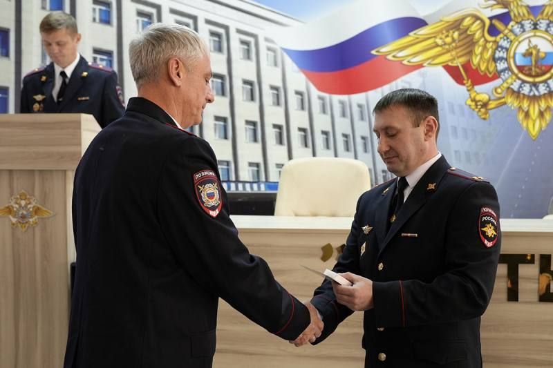 10 ноября в Отделе МВД России по городу Магадану состоялось торжественное мероприятие, посвященное Дню сотрудника органов внутренних дел